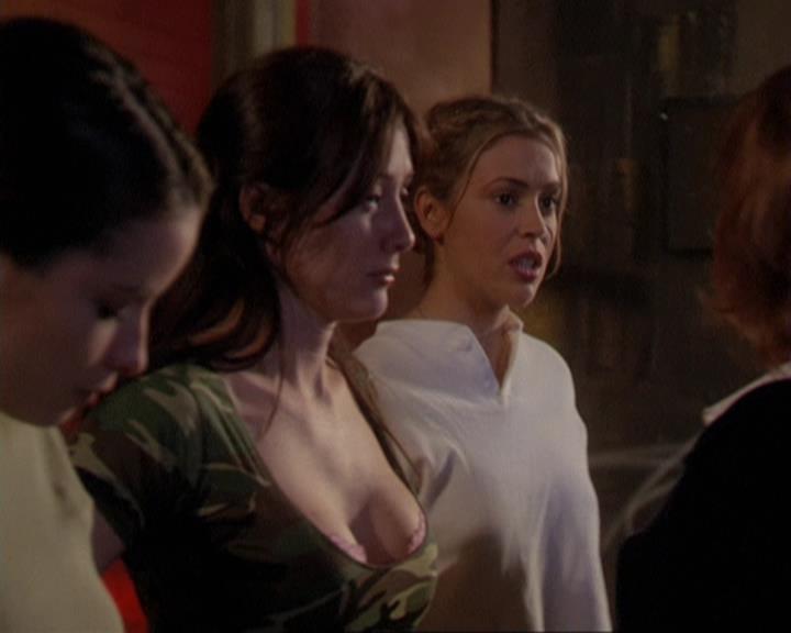 Charmed-Online-dot-311BlindedByTheWhitelighter1709.jpg