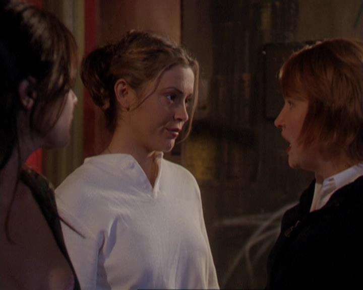 Charmed-Online-dot-311BlindedByTheWhitelighter1713.jpg Charmed-Online-dot-311BlindedByTheWhitelighter1713.jpg