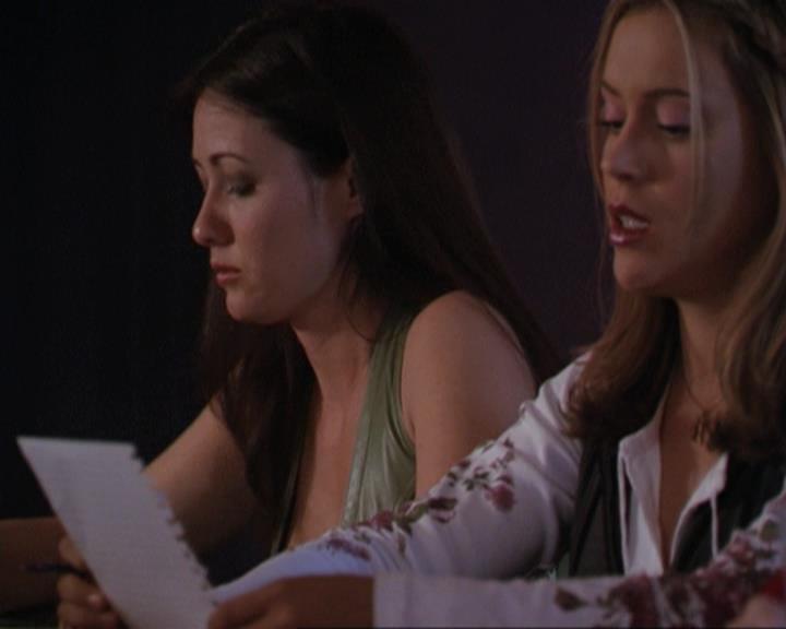 Charmed-Online-dot-311BlindedByTheWhitelighter1766.jpg Charmed-Online-dot-311BlindedByTheWhitelighter1766.jpg
