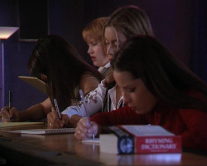 Charmed-Online-dot-311BlindedByTheWhitelighter1788.jpg Charmed-Online-dot-311BlindedByTheWhitelighter1788.jpg