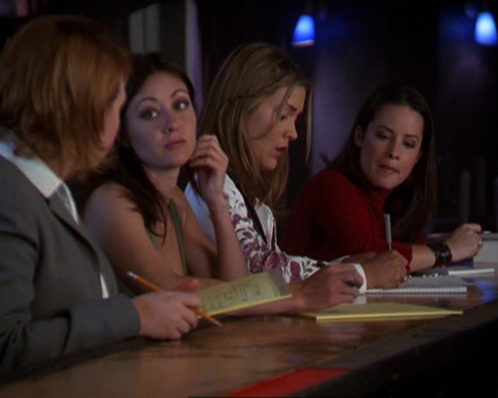 Charmed-Online-dot-311BlindedByTheWhitelighter1790.jpg Charmed-Online-dot-311BlindedByTheWhitelighter1790.jpg