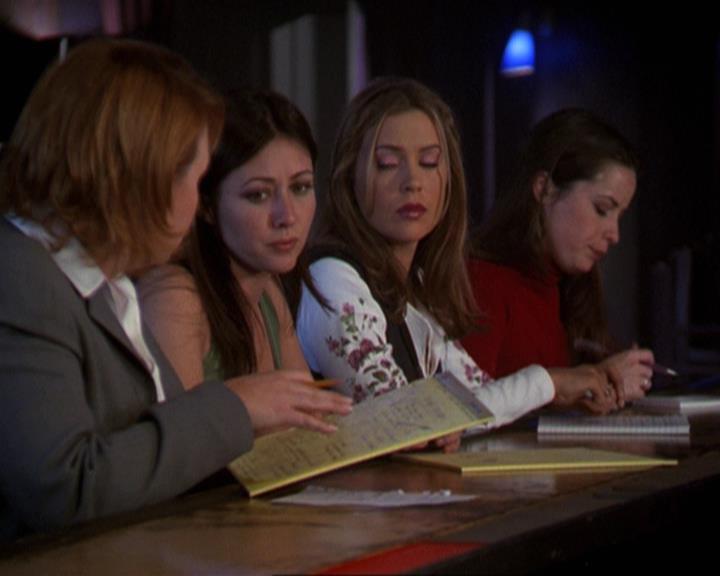 Charmed-Online-dot-311BlindedByTheWhitelighter1818.jpg Charmed-Online-dot-311BlindedByTheWhitelighter1818.jpg