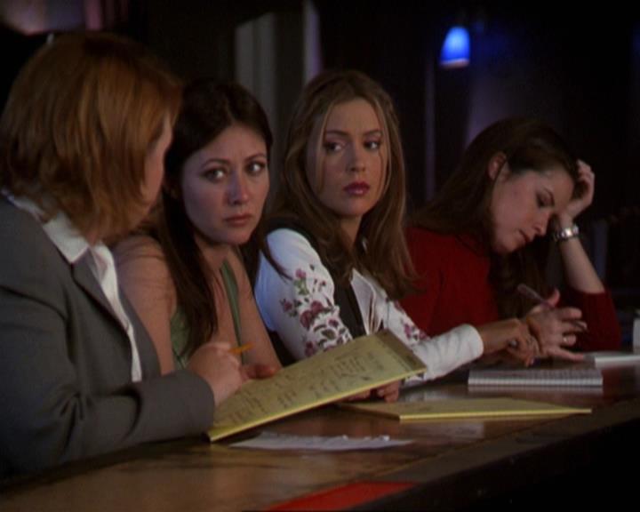 Charmed-Online-dot-311BlindedByTheWhitelighter1820.jpg Charmed-Online-dot-311BlindedByTheWhitelighter1820.jpg