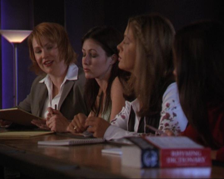 Charmed-Online-dot-311BlindedByTheWhitelighter1834.jpg Charmed-Online-dot-311BlindedByTheWhitelighter1834.jpg