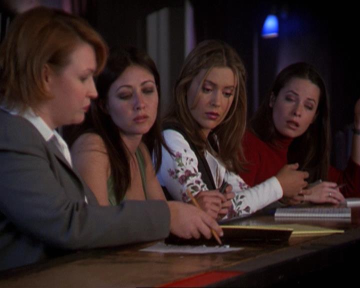 Charmed-Online-dot-311BlindedByTheWhitelighter1839.jpg Charmed-Online-dot-311BlindedByTheWhitelighter1839.jpg