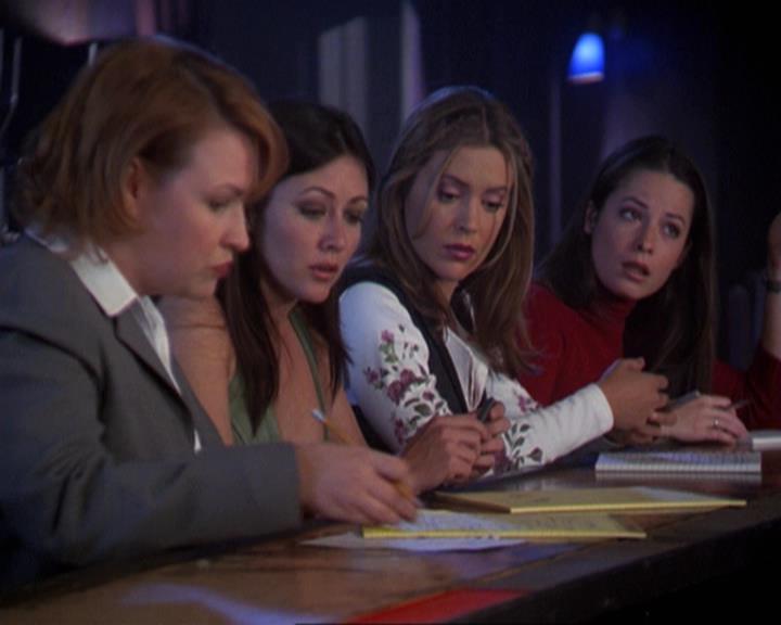 Charmed-Online-dot-311BlindedByTheWhitelighter1840.jpg Charmed-Online-dot-311BlindedByTheWhitelighter1840.jpg