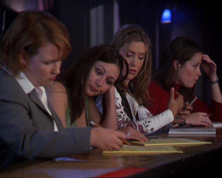 Charmed-Online-dot-311BlindedByTheWhitelighter1842.jpg Charmed-Online-dot-311BlindedByTheWhitelighter1842.jpg