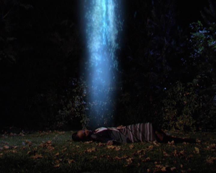 Charmed-Online-dot-311BlindedByTheWhitelighter1846.jpg Charmed-Online-dot-311BlindedByTheWhitelighter1846.jpg