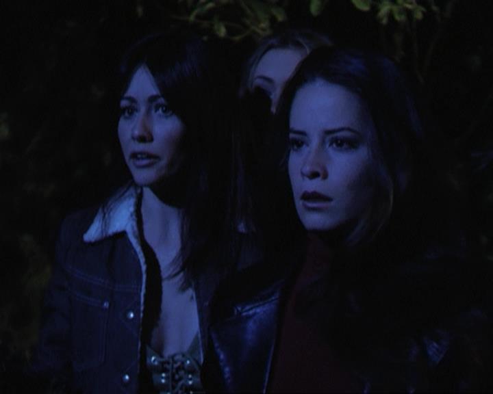 Charmed-Online-dot-311BlindedByTheWhitelighter1860.jpg Charmed-Online-dot-311BlindedByTheWhitelighter1860.jpg