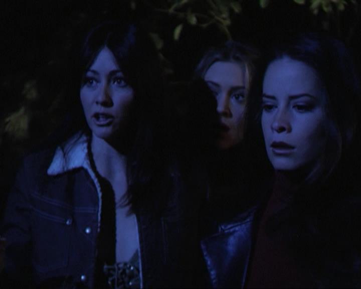 Charmed-Online-dot-311BlindedByTheWhitelighter1861.jpg Charmed-Online-dot-311BlindedByTheWhitelighter1861.jpg