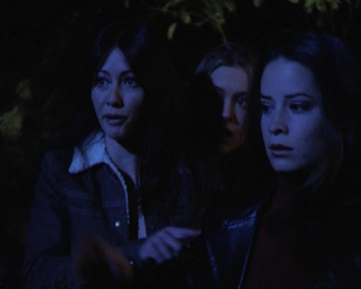 Charmed-Online-dot-311BlindedByTheWhitelighter1862.jpg Charmed-Online-dot-311BlindedByTheWhitelighter1862.jpg