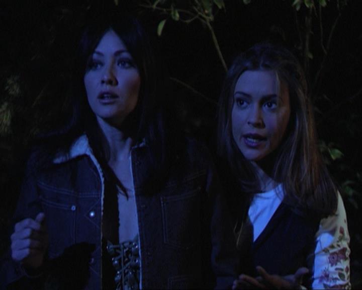 Charmed-Online-dot-311BlindedByTheWhitelighter1867.jpg Charmed-Online-dot-311BlindedByTheWhitelighter1867.jpg
