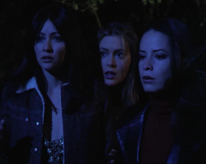 Charmed-Online-dot-311BlindedByTheWhitelighter1870.jpg Charmed-Online-dot-311BlindedByTheWhitelighter1870.jpg