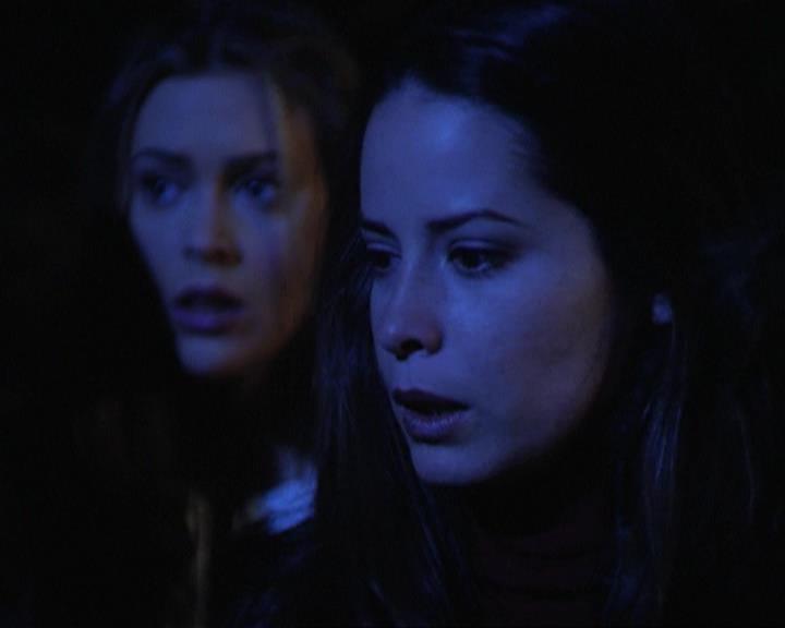 Charmed-Online-dot-311BlindedByTheWhitelighter1876.jpg Charmed-Online-dot-311BlindedByTheWhitelighter1876.jpg