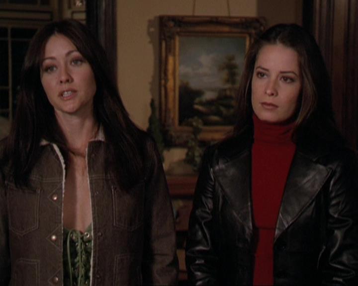 Charmed-Online-dot-311BlindedByTheWhitelighter1893.jpg Charmed-Online-dot-311BlindedByTheWhitelighter1893.jpg