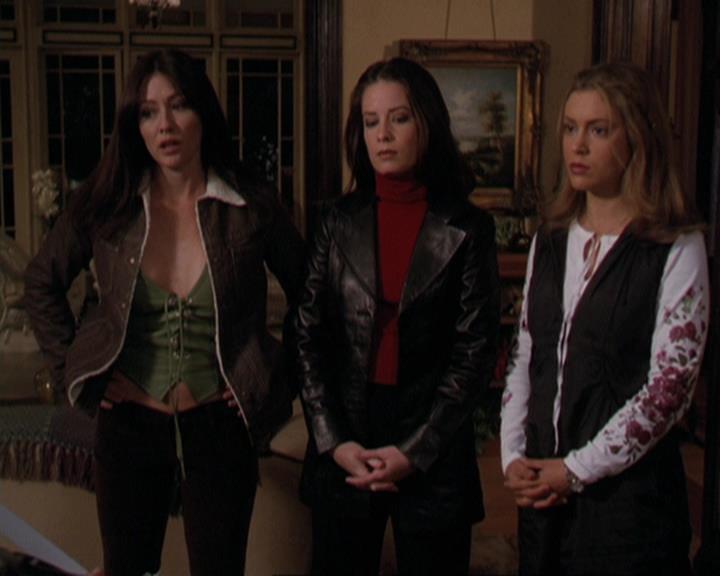 Charmed-Online-dot-311BlindedByTheWhitelighter1897.jpg Charmed-Online-dot-311BlindedByTheWhitelighter1897.jpg