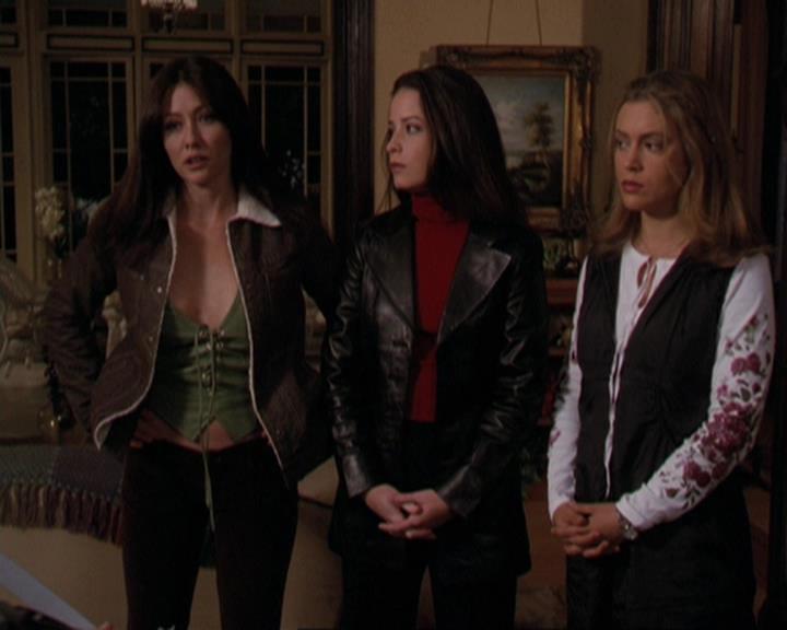 Charmed-Online-dot-311BlindedByTheWhitelighter1898.jpg Charmed-Online-dot-311BlindedByTheWhitelighter1898.jpg