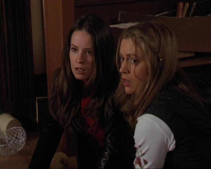Charmed-Online-dot-311BlindedByTheWhitelighter1969.jpg Charmed-Online-dot-311BlindedByTheWhitelighter1969.jpg