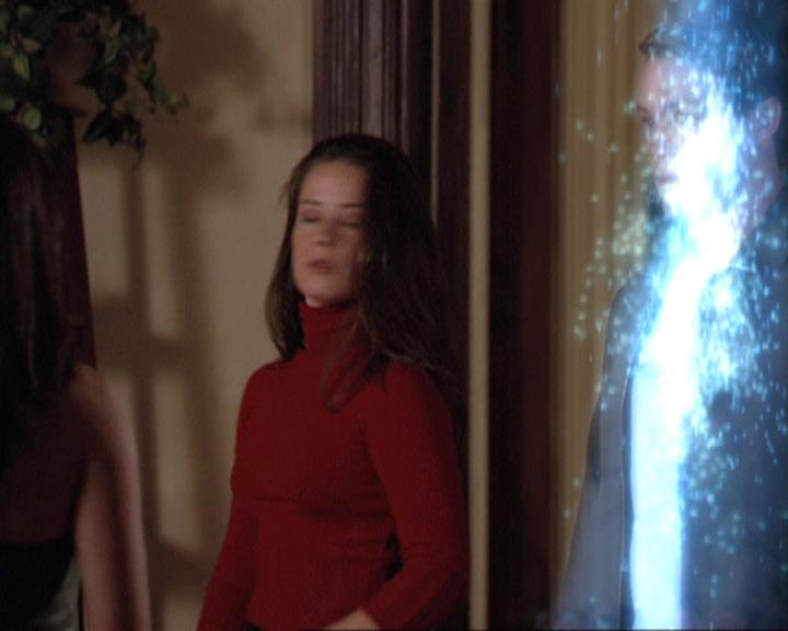 Charmed-Online-dot-311BlindedByTheWhitelighter1987.jpg Charmed-Online-dot-311BlindedByTheWhitelighter1987.jpg