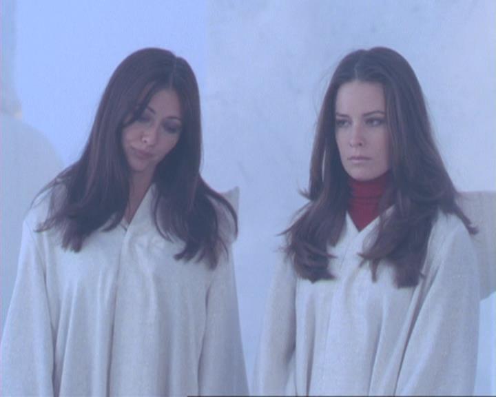 Charmed-Online-dot-311BlindedByTheWhitelighter2117.jpg Charmed-Online-dot-311BlindedByTheWhitelighter2117.jpg