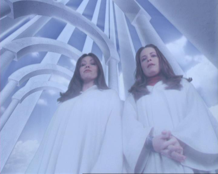 Charmed-Online-dot-311BlindedByTheWhitelighter2126.jpg Charmed-Online-dot-311BlindedByTheWhitelighter2126.jpg