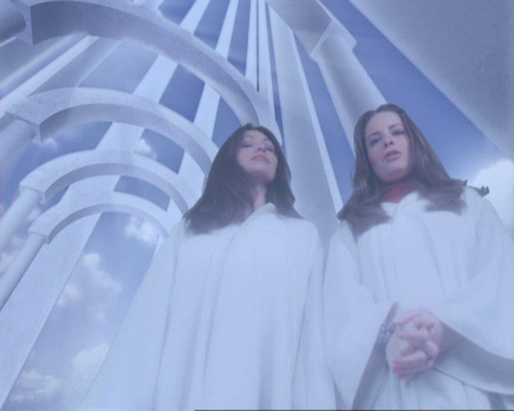 Charmed-Online-dot-311BlindedByTheWhitelighter2131.jpg Charmed-Online-dot-311BlindedByTheWhitelighter2131.jpg