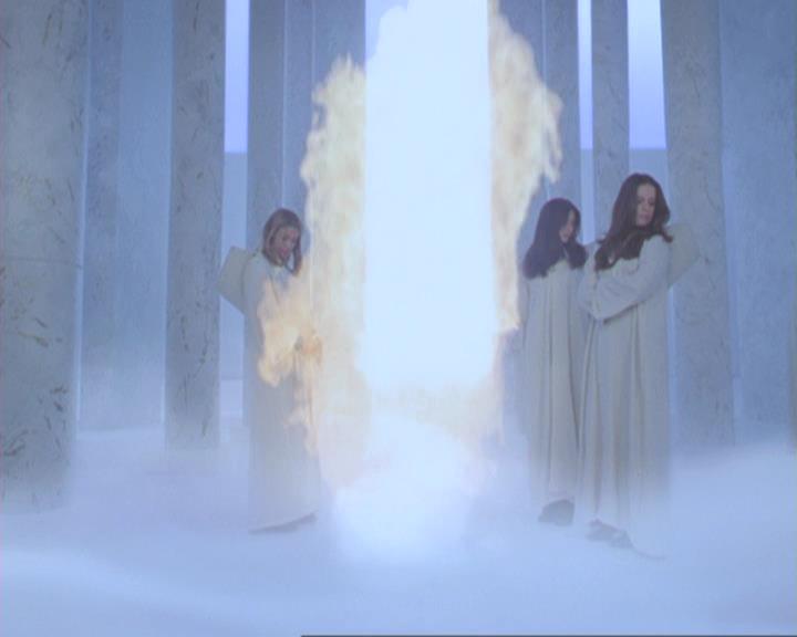 Charmed-Online-dot-311BlindedByTheWhitelighter2138.jpg Charmed-Online-dot-311BlindedByTheWhitelighter2138.jpg