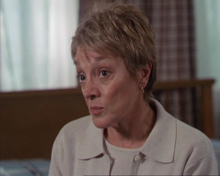 Charmed-Online-dot-312WrestlingWithDemons0702.jpg Charmed-Online-dot-312WrestlingWithDemons0702.jpg