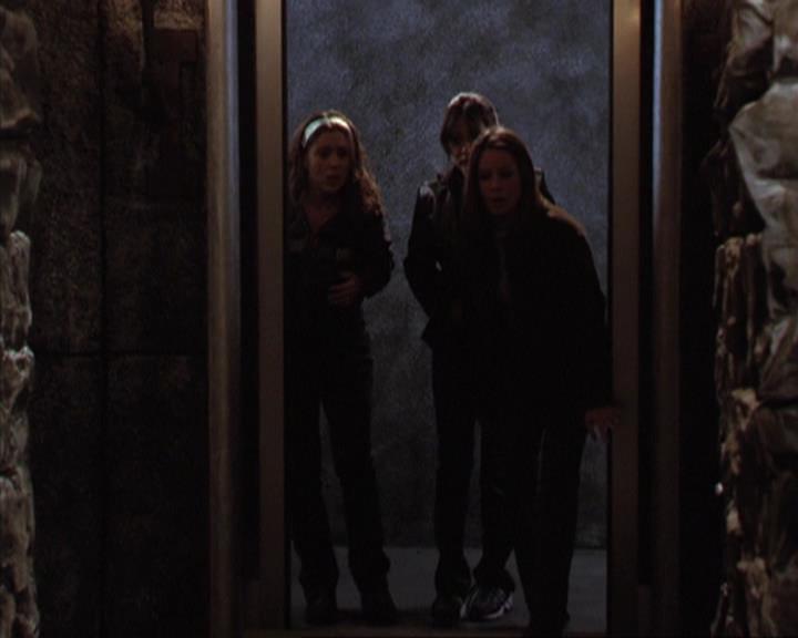 Charmed-Online-dot-312WrestlingWithDemons1369.jpg
