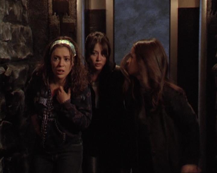 Charmed-Online-dot-312WrestlingWithDemons1375.jpg