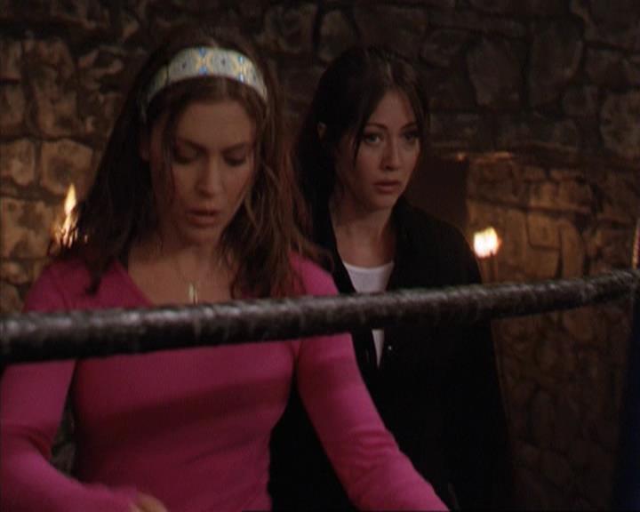 Charmed-Online-dot-312WrestlingWithDemons1744.jpg