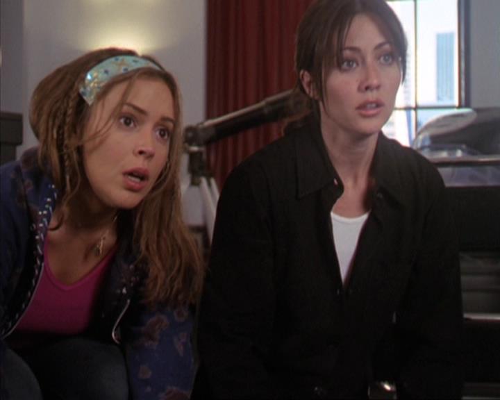 Charmed-Online-dot-312WrestlingWithDemons1952.jpg Charmed-Online-dot-312WrestlingWithDemons1952.jpg