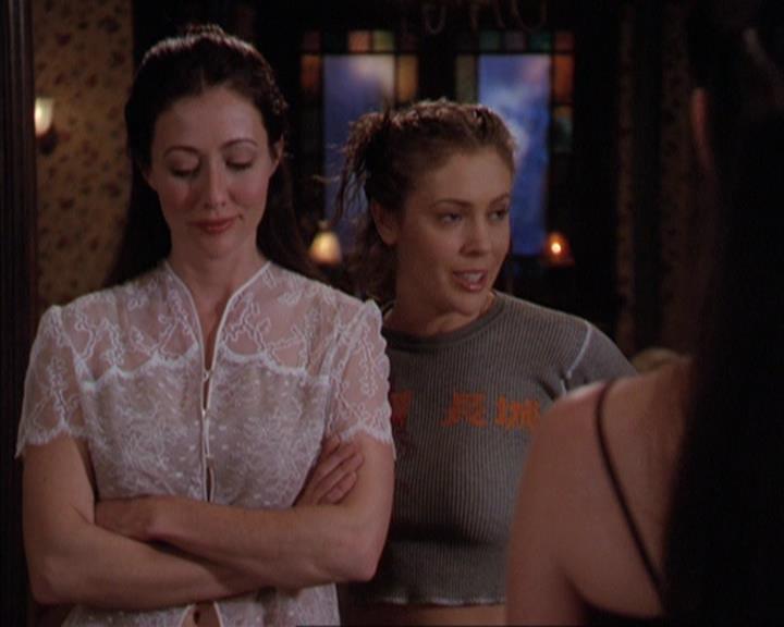 Charmed-Online-dot-312WrestlingWithDemons2268.jpg Charmed-Online-dot-312WrestlingWithDemons2268.jpg