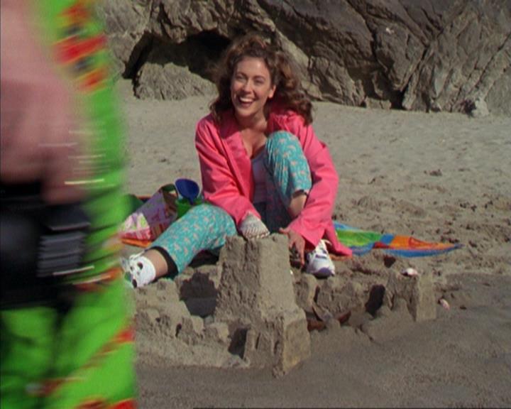 Charmed-Online-dot-316DeathTakesAHalliwell0018.jpg