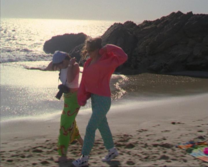 Charmed-Online-dot-316DeathTakesAHalliwell0022.jpg