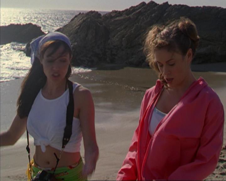 Charmed-Online-dot-316DeathTakesAHalliwell0027.jpg