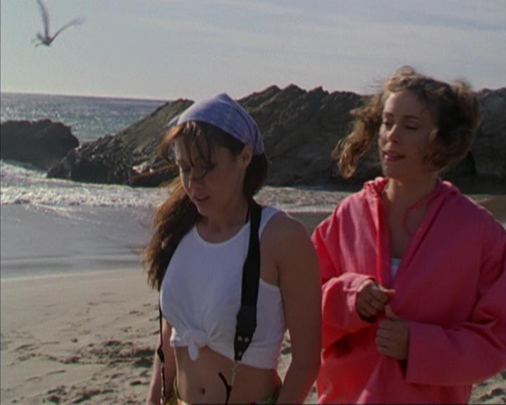 Charmed-Online-dot-316DeathTakesAHalliwell0040.jpg