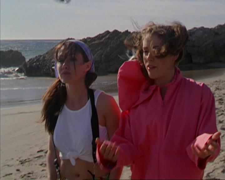 Charmed-Online-dot-316DeathTakesAHalliwell0044.jpg