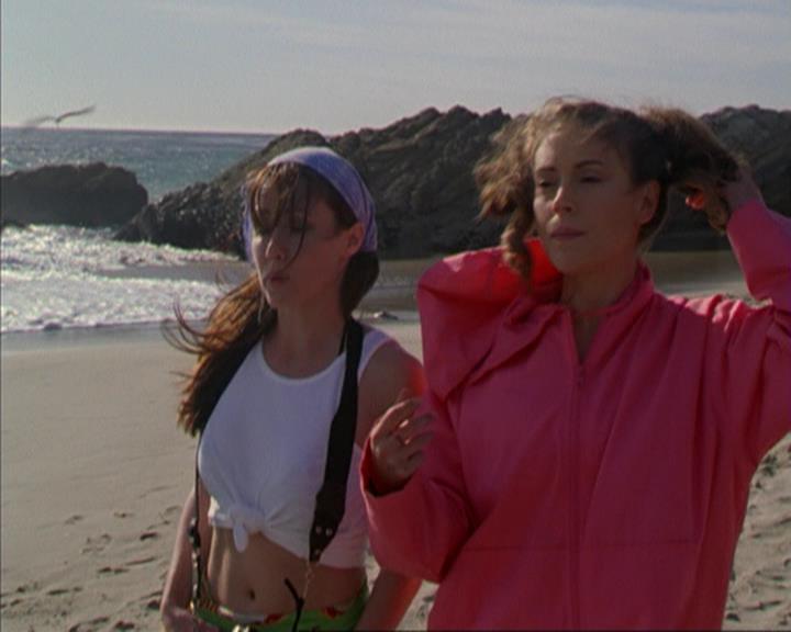 Charmed-Online-dot-316DeathTakesAHalliwell0046.jpg
