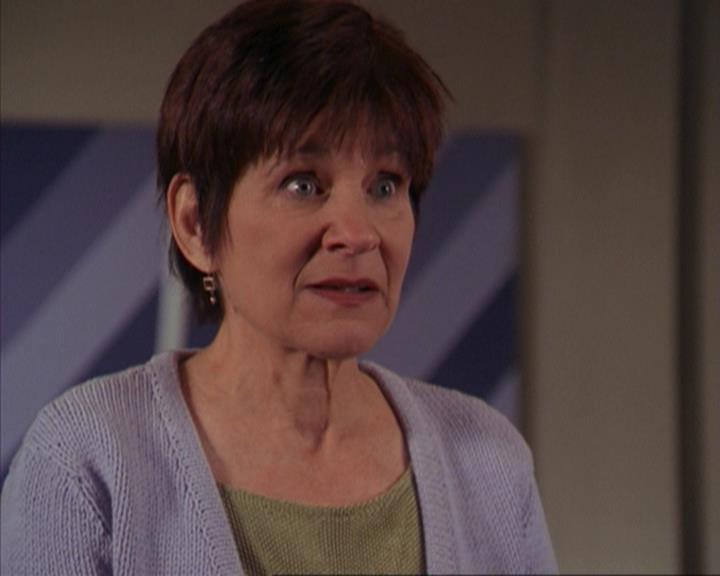 Charmed-Online-dot-316DeathTakesAHalliwell0182.jpg