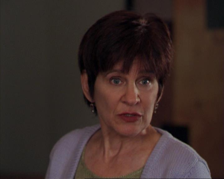 Charmed-Online-dot-316DeathTakesAHalliwell0185.jpg