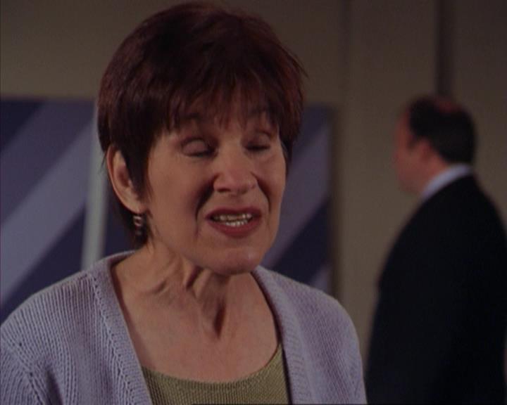 Charmed-Online-dot-316DeathTakesAHalliwell0190.jpg