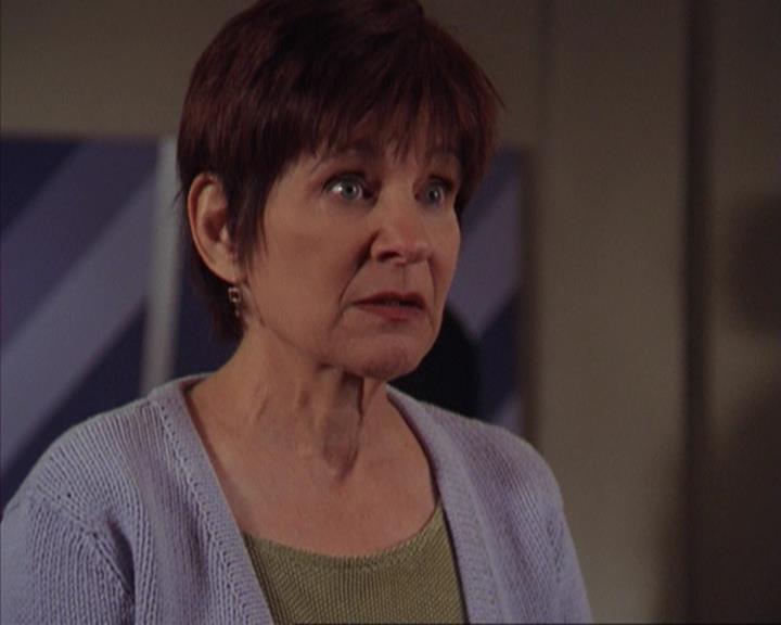 Charmed-Online-dot-316DeathTakesAHalliwell0191.jpg