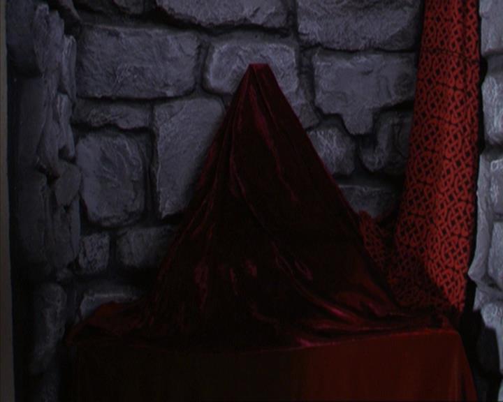 Charmed-Online-dot-316DeathTakesAHalliwell0196.jpg