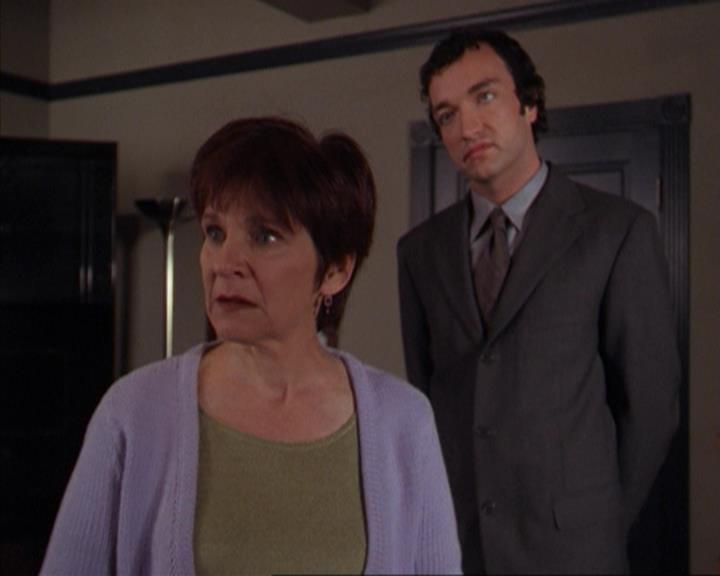 Charmed-Online-dot-316DeathTakesAHalliwell0203.jpg