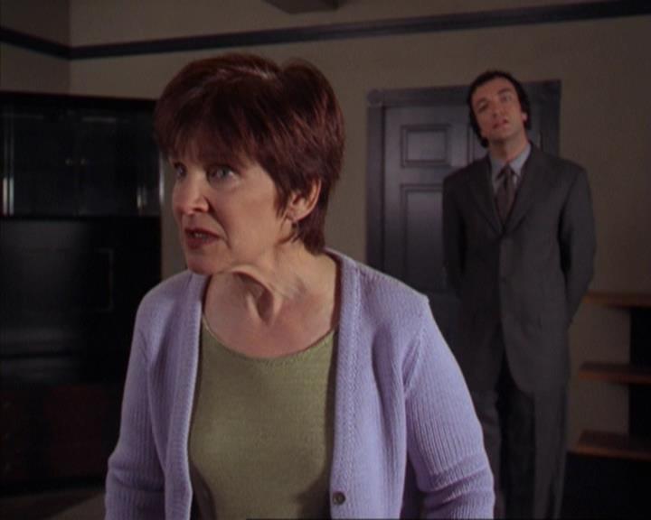 Charmed-Online-dot-316DeathTakesAHalliwell0207.jpg