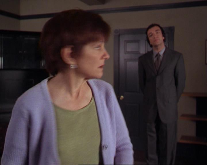 Charmed-Online-dot-316DeathTakesAHalliwell0208.jpg