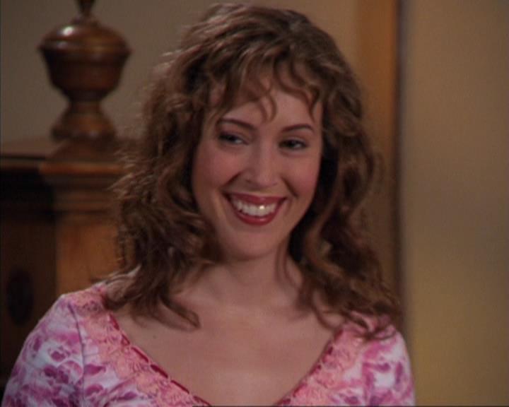 Charmed-Online-dot-316DeathTakesAHalliwell0330.jpg