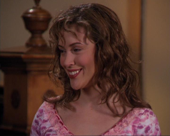 Charmed-Online-dot-316DeathTakesAHalliwell0331.jpg