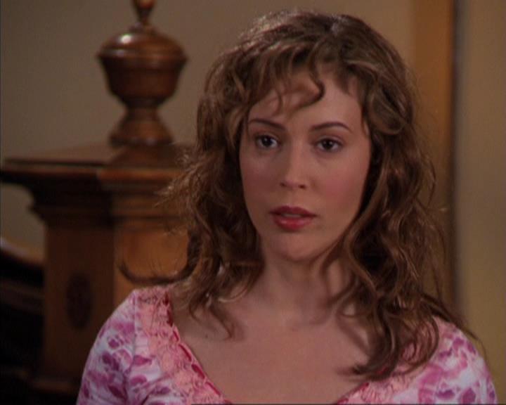 Charmed-Online-dot-316DeathTakesAHalliwell0347.jpg